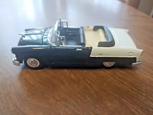 Modellauto Chevy Bel Air 1955 schwarz/weiß (SS5720) 1:32 PULL BACK ACTION - Bild 1 von 6