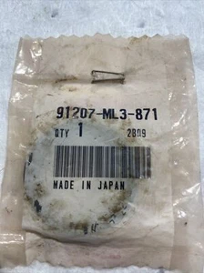 Honda CR250 CR500 CRANKCASE OIL SEAL OEM 91207-ML3-871 - Picture 1 of 4