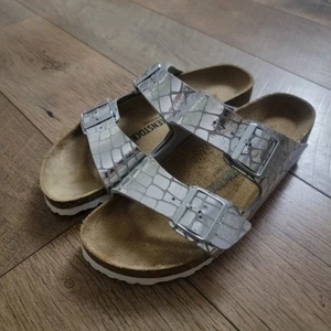Birkenstock Arizona Gator Gleam Two-Strap Silver Metallic Sandalen US 9L 7M Gr. 40 - Bild 1 von 5