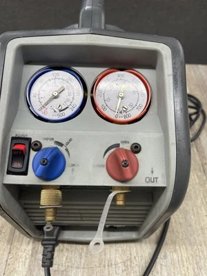 Máquina de recuperación de refrigerante individual portátil Robinair RG3 Foto 1 de 4