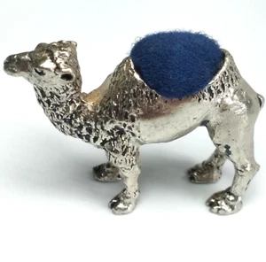 2000 Vintage SIMPLY SCISSORS Metal CAMEL Blue Felt Pin Cushion 1 1/2 x 2 Inches - Picture 1 of 10
