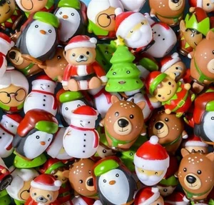 10 Surtidos de Navidad 2" Personajes de Goma Medias Relleno Juguete Premio Decoración - Imagen 1 de 1