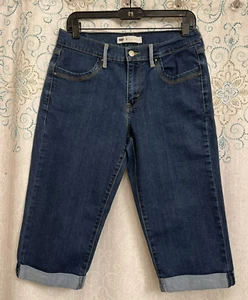 Levi's Women's Stretch Dark Wash Denim Cuffed Capris Size 8 (31"X18") Preowned - Picture 1 of 5
