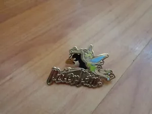 DISNEY WDW 2003 TINKERBELL PETER PAN 50TH ANNIVERSARY DANGLE PIN BADGE - Picture 1 of 2