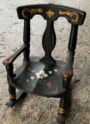 Renwal miniatura vintage Nº Mecedora para casa de muñecas 65 - negra con flores Foto 1 de 4