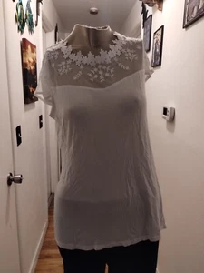 HM White Blouse Large - Picture 1 of 6