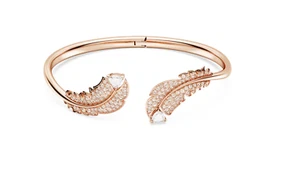 Swarovski 5663479 Bracciale rigido Nice Piuma Bianco Placcato Oro Rosa TAGLIA S - Foto 1 di 5
