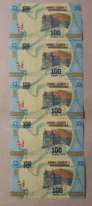 FIVE Notes, Madagascar 100 Ariary, 2017, P-97, UNC IT.#E-7 - Picture 1 of 2
