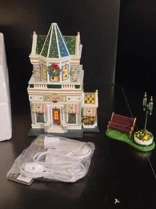 Petals And Stems Lighted House Dept. 56 Time to Celebrate Merryville Series 2004 - Picture 1 of 12