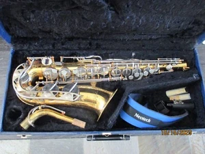 Vito Alto Saxophone with case,  reed and mouthpiece. Made in Japan - Picture 1 of 7
