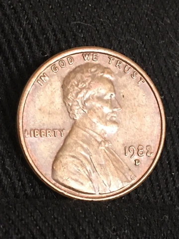1982 D penny error on Date, 3.1 Grams. Please Read Description Cover