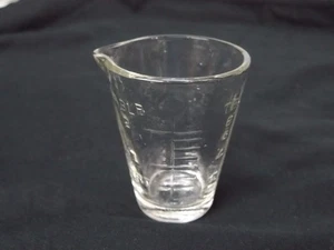 Taza medidora de vidrio transparente de 1 oz con boquilla para verter - Imagen 1 de 5