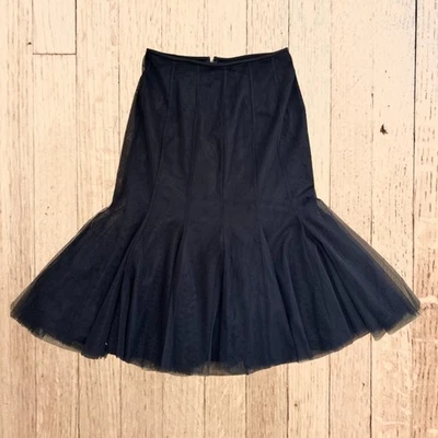 Falda de tul de diseñador vintage negra acampanada pequeña talla 6 de Tadashi Shoji ($228)  Foto 1 de 4