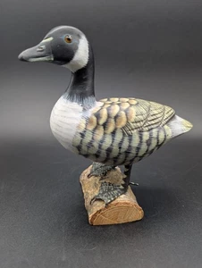 Talla en madera de ganso de Canadá pintada a mano, CV firmado, 6" de alto - Imagen 1 de 12
