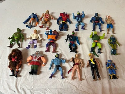 Lote de bonecos de ação vintage MOTU He-Man Masters of the Universe Mattel 18 Skelator - Imagem 1 de 4