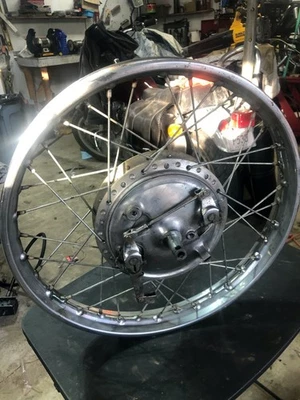 Rueda delantera, buje, eje Honda CB350 CL350 18" Foto 1 de 4