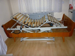 Elektrischer Einlegerahmen Pflege/Krankenbett ILCON gebraucht - Bild 1 von 6