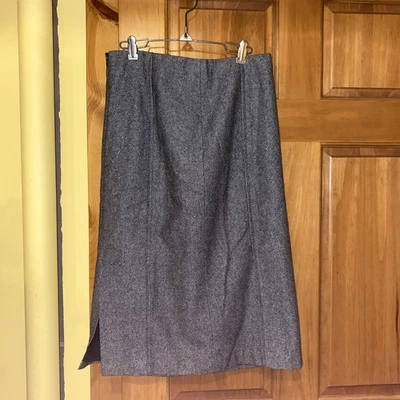 Saia de lã Adrienne Vittadini preta tweed cinza tamanho 10 comprimento médio panturrilha fenda lateral - Imagem 1 de 4