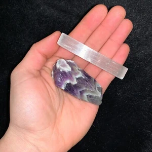 Una (1) piedra preciosa áspera de auralita cargada + una barra de carga de selenita GRATUITA - Imagen 1 de 2
