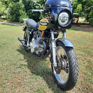 TRIUMPH TRIDENT T160 - Picture 1 of 10