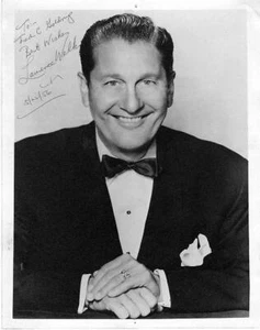 LAWRENCE WELK AUTOGRAFO ORIGINALE FIRMATO FOTO 8x10 - Foto 1 di 2