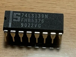 74LS139N - Signetics IC - DUAL 1-OF-4 DECODER/ DEMULTIPLEXER,DIP-16. - Picture 1 of 2