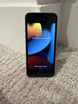 Apple iPhone SE 1ST Gen. A1662 32GB GRAY 98% - Image 1 of 4