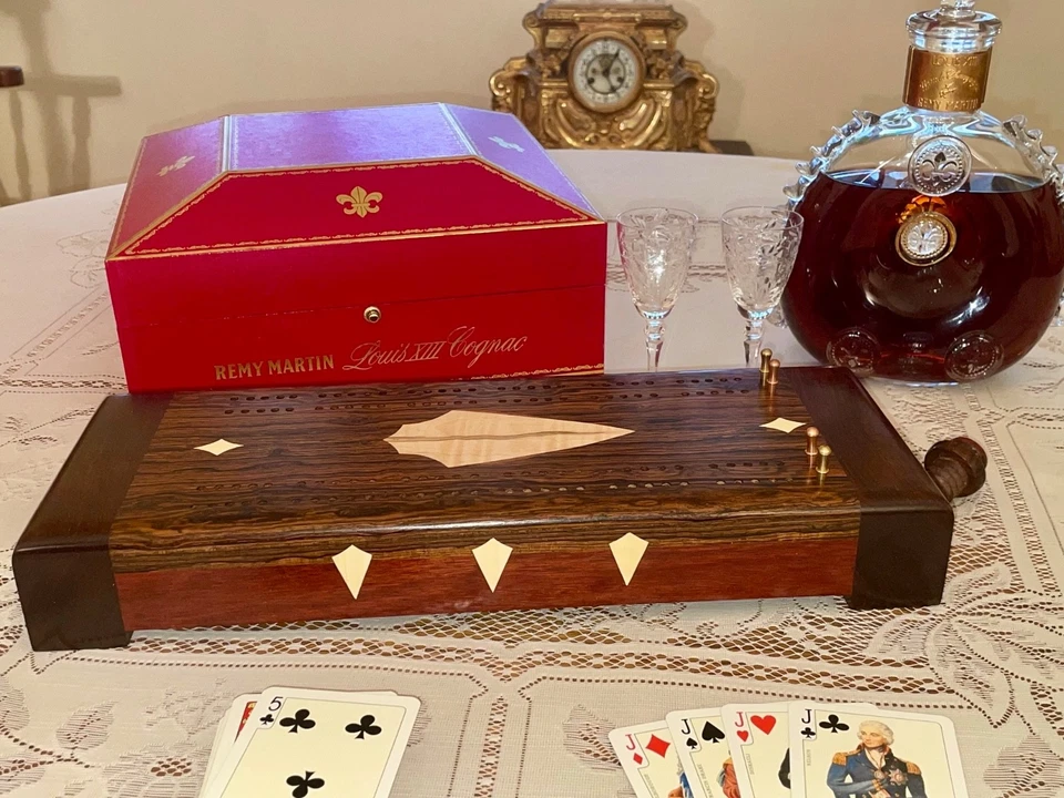 ARTISAN CRIBBAGE BOARD WITH INLAY WORK - Image 1 of 4
