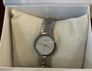 Skagen Watch with box and paperwork needs repair - Picture 1 of 7