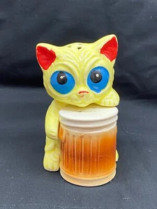 Vintage Big Blue Eyed Alley Cat & Garbage Can Salt & Pepper Shakers JAPAN - Picture 1 of 5