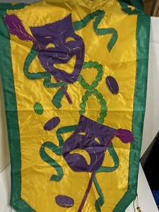 Mardi Gras Wall Scroll Masks Flag Yellow Green Purple Tassles Beads Glitter - Picture 1 of 12