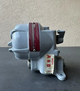 EATON Crouse Hinds OAC 2471 Selector Switches 600VAC, Heavy Duty, Two Pos - Picture 1 of 8