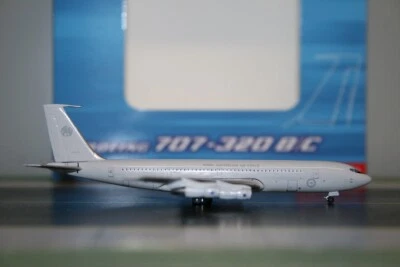 Aeroclassics 1:400 RAAF Boeing 707-300 A20-261 (AC411308) Die-Cast Model Plane - Image 1 of 4