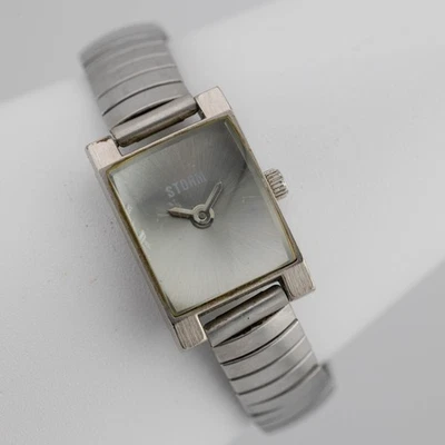 Reloj analógico de cuarzo tono plata Storm para mujer talla 5 3/4" Foto 1 de 4