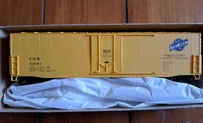 Accurail 5812 HO C & N W 50' Welded Plug Dr Boxcar - Image 1 of 3