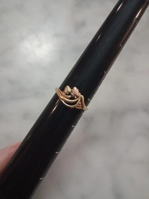 Black Hills Gold 10k Leaf Ring Size 8 1/2 - Image 1 of 2