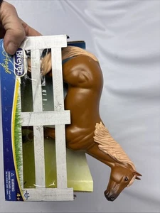 Breyer 2021 World Of Breyer Paddock Pals Pferd Lesen - Bild 1 von 10