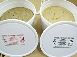 2 PAILS TRIPLE S CATFISH BAIT 1-CHEESE & 1-BLOOD SONNY'S SUPER STICKY 45oz PAILS - Foto 1 di 3