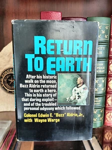 Return to Earth_Buzz Aldrin / Wayne Warga_HCDJ_1973_Book Club Edition_Very Good - Picture 1 of 12
