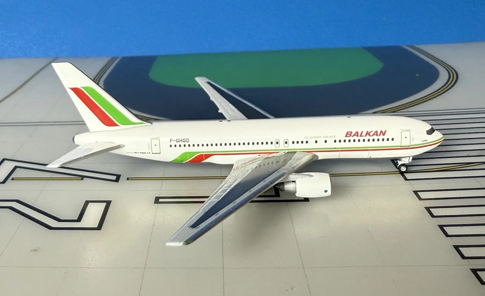巴尔干保加利亚波音 767-200/ER F-GHGD 20 世纪 80 年代 1: 400 比例压铸经典 — 第 1/1 张图片