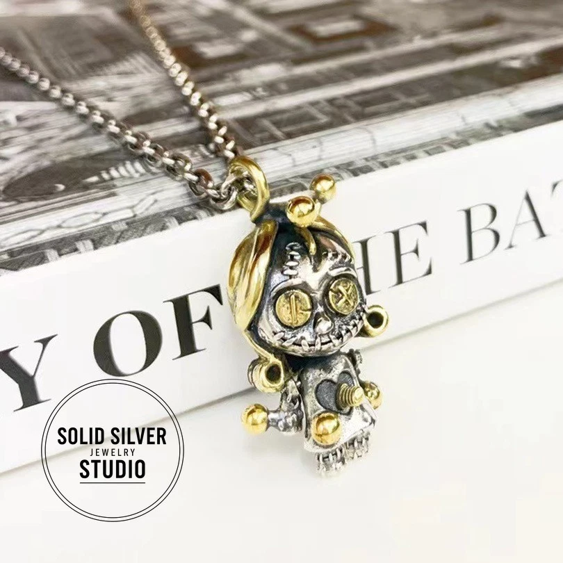 Muñeca Colgante Plata 925 y Latón Gótico Punk Espeluznante Lindo Dije Motociclista Hombres Joyería Foto 1 de 4