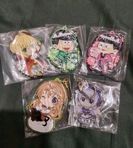 Lote de 5 llaveros de goma Osomatsu Is The Order A Rabbit - Imagen 1 de 2