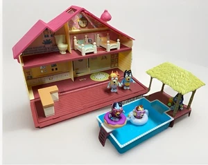 Bluey Family Home Haus Pack & Go Spielset Puppenhaus mit Möbeln & Figuren - Bild 1 von 13