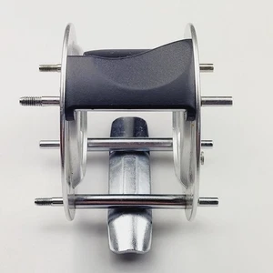 Abu Garcia Ambassadeur Rollenteil - 5600 Silber Rahmenmontage mit Daumenauflage - Bild 1 von 5