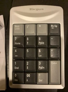 Targus AKP01US Wireless 10 Keypad Stow n Go Numeric Accounting Number Pad w/ bag - Picture 1 of 6