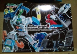 Transformer Takara Tomy Shattered Glass SG Soundwave vs SG Blaster NEW - Picture 1 of 6