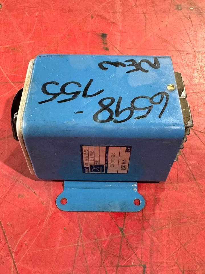 NEW SURPLUS TEMPO 220VAC. 30-300 SEC. TIMER GE 888-157S - Image 1 of 4