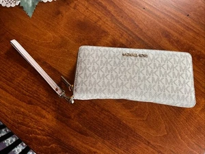 Michael Kors Jet Set Zip Around Wallet Signature Logo Wristlet - Powder Blush - Bild 1 von 18