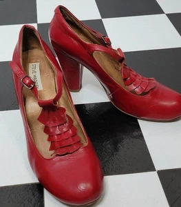 VTG Trendy Steve Madden Red Leather Ruffle T-Strap Chunky 4" Heels 9.5 US 40 Eur - Picture 1 of 9
