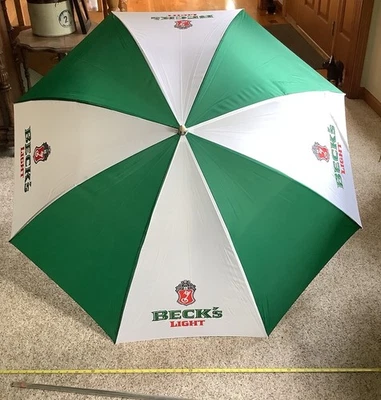 "Paraguas convertible de playa de lluvia Beck's Light Beer nuevo en caja 45""" Foto 1 de 4